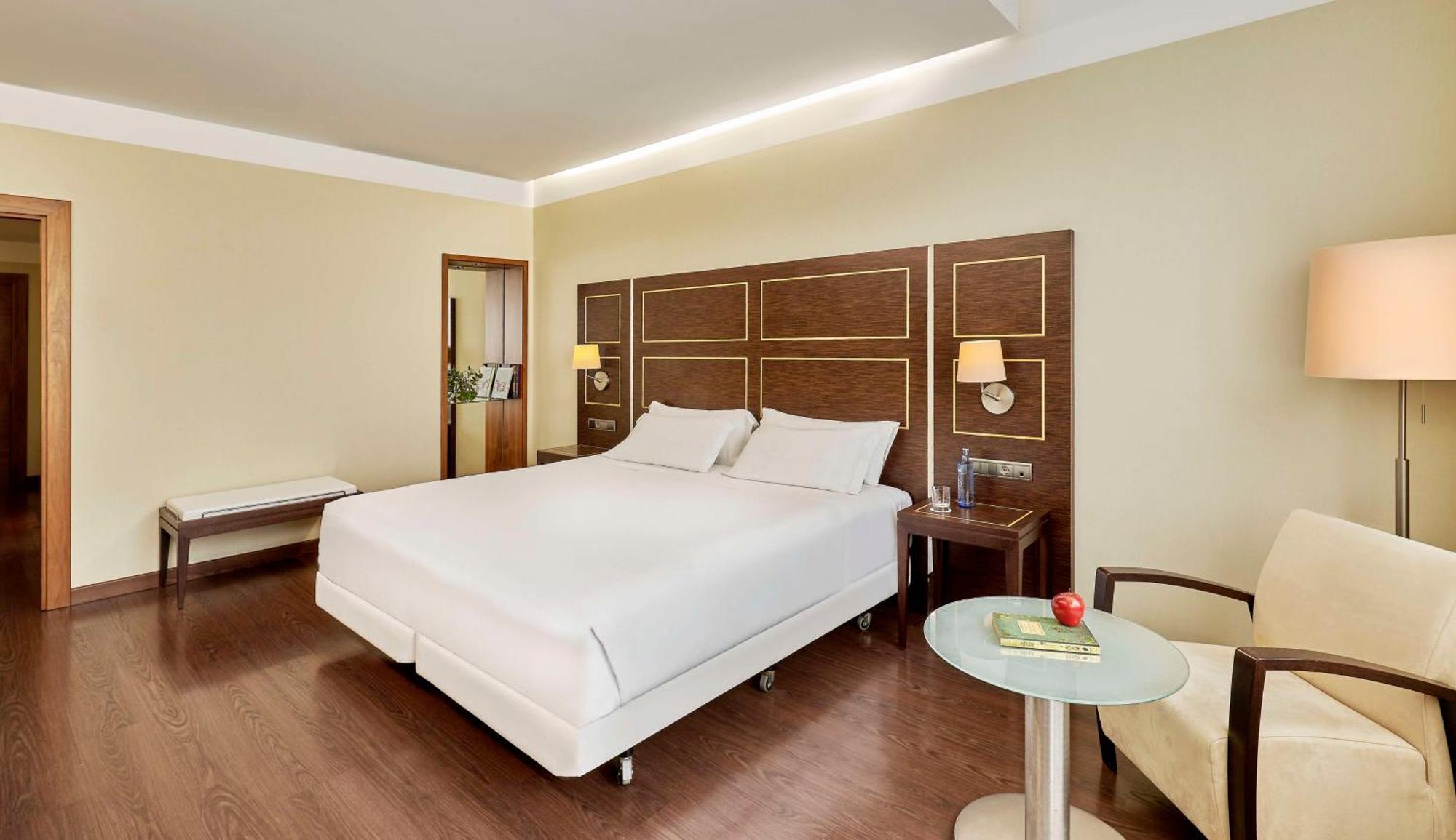 Standard Double or Twin Room,1587493901:JPEG